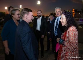 250 Buses Nuevos para el Pueblo: Obras de Amor, Obras de Buen Corazón 