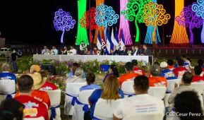 250 Buses Nuevos para el Pueblo: Obras de Amor, Obras de Buen Corazón 