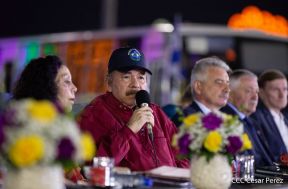 250 Buses Nuevos para el Pueblo: Obras de Amor, Obras de Buen Corazón 