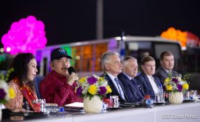 250 Buses Nuevos para el Pueblo: Obras de Amor, Obras de Buen Corazón 