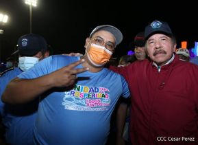 250 Buses Nuevos para el Pueblo: Obras de Amor, Obras de Buen Corazón 