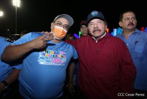 250 Buses Nuevos para el Pueblo: Obras de Amor, Obras de Buen Corazón 