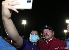 250 Buses Nuevos para el Pueblo: Obras de Amor, Obras de Buen Corazón 