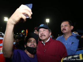 250 Buses Nuevos para el Pueblo: Obras de Amor, Obras de Buen Corazón 