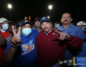 250 Buses Nuevos para el Pueblo: Obras de Amor, Obras de Buen Corazón 