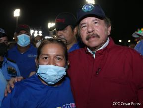 250 Buses Nuevos para el Pueblo: Obras de Amor, Obras de Buen Corazón 