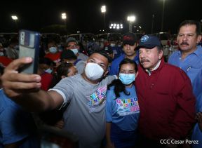 250 Buses Nuevos para el Pueblo: Obras de Amor, Obras de Buen Corazón 