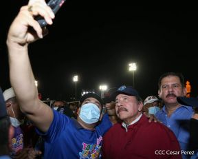 250 Buses Nuevos para el Pueblo: Obras de Amor, Obras de Buen Corazón 