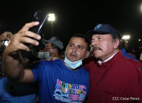 250 Buses Nuevos para el Pueblo: Obras de Amor, Obras de Buen Corazón 