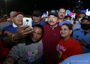 250 Buses Nuevos para el Pueblo: Obras de Amor, Obras de Buen Corazón 