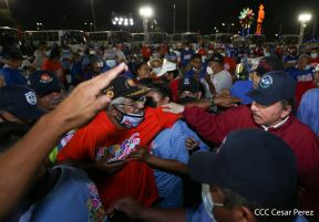 250 Buses Nuevos para el Pueblo: Obras de Amor, Obras de Buen Corazón 