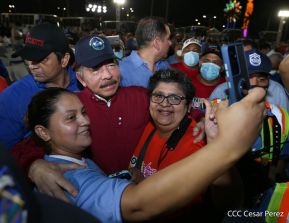 250 Buses Nuevos para el Pueblo: Obras de Amor, Obras de Buen Corazón 