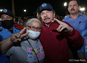 250 Buses Nuevos para el Pueblo: Obras de Amor, Obras de Buen Corazón 