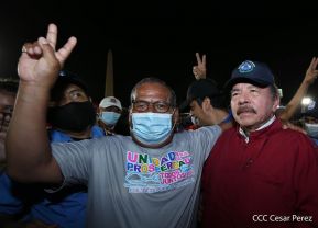 250 Buses Nuevos para el Pueblo: Obras de Amor, Obras de Buen Corazón 