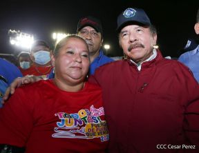 250 Buses Nuevos para el Pueblo: Obras de Amor, Obras de Buen Corazón 