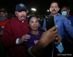 250 Buses Nuevos para el Pueblo: Obras de Amor, Obras de Buen Corazón 