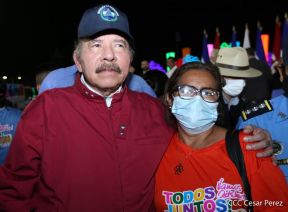 250 Buses Nuevos para el Pueblo: Obras de Amor, Obras de Buen Corazón 