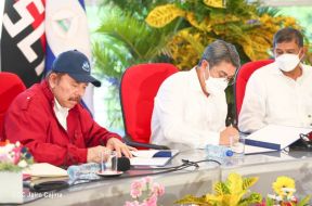Reunión del Presidente Daniel Ortega y Compañera Rosario con el Presidente de Honduras Juan Orlando Hernández