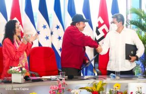 Reunión del Presidente Daniel Ortega y Compañera Rosario con el Presidente de Honduras Juan Orlando Hernández