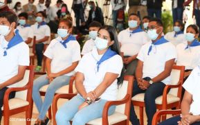 Presidente Daniel Ortega y Compañera Rosario Murillo ejercen su derecho al voto