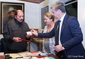 Comandante Daniel recibe mensaje del Presidente de la Federación de Rusia, Compañero Vladimir Putin