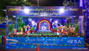 Familias disfrutan ambientes mariano y navideño en Avenida Bolívar y Plaza de la Revolución