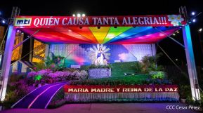 Familias disfrutan ambientes mariano y navideño en Avenida Bolívar y Plaza de la Revolución