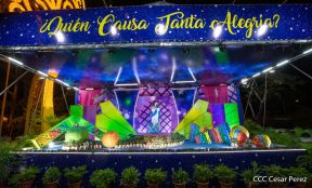 Familias disfrutan ambientes mariano y navideño en Avenida Bolívar y Plaza de la Revolución