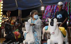 Familias disfrutan ambientes mariano y navideño en Avenida Bolívar y Plaza de la Revolución