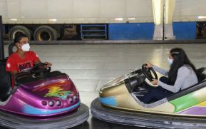 Familias disfrutan ambientes mariano y navideño en Avenida Bolívar y Plaza de la Revolución