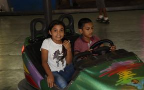 Familias disfrutan ambientes mariano y navideño en Avenida Bolívar y Plaza de la Revolución