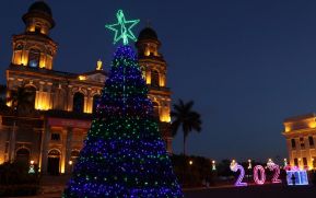 Familias disfrutan ambientes mariano y navideño en Avenida Bolívar y Plaza de la Revolución