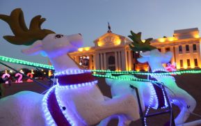 Familias disfrutan ambientes mariano y navideño en Avenida Bolívar y Plaza de la Revolución