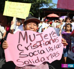 Mujeres en Victorias realizan caminata en Distrito IV