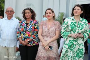 ¡Un Fin de Semana Enorme, Grande, de tanta Fiesta!