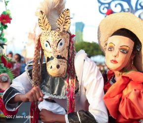 ¡Un Fin de Semana Enorme, Grande, de tanta Fiesta!