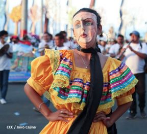 ¡Un Fin de Semana Enorme, Grande, de tanta Fiesta!