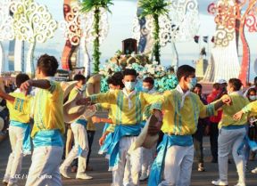 ¡Un Fin de Semana Enorme, Grande, de tanta Fiesta!