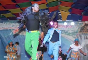 ¡Un Fin de Semana Enorme, Grande, de tanta Fiesta!