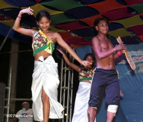 ¡Un Fin de Semana Enorme, Grande, de tanta Fiesta!