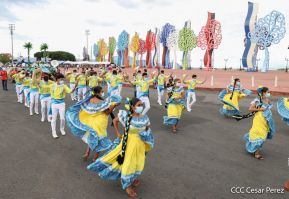 ¡Un Fin de Semana Enorme, Grande, de tanta Fiesta!