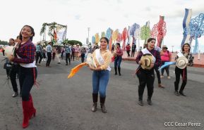 ¡Un Fin de Semana Enorme, Grande, de tanta Fiesta!