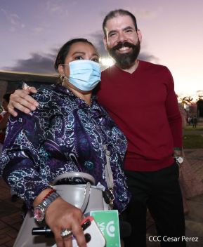 ¡Un Fin de Semana Enorme, Grande, de tanta Fiesta!