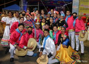 ¡Un Fin de Semana Enorme, Grande, de tanta Fiesta!