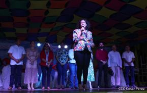 ¡Un Fin de Semana Enorme, Grande, de tanta Fiesta!