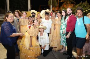 ¡Un Fin de Semana Enorme, Grande, de tanta Fiesta!