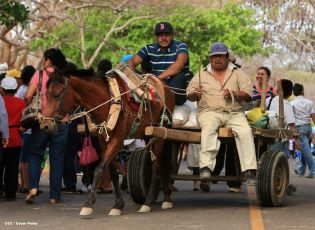 Cardenal Brenes participa de Viacrucis en Carazo