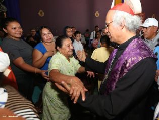 Cardenal Brenes participa de Viacrucis en Carazo