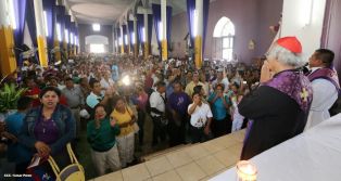 Cardenal Brenes participa de Viacrucis en Carazo