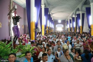 Cardenal Brenes participa de Viacrucis en Carazo